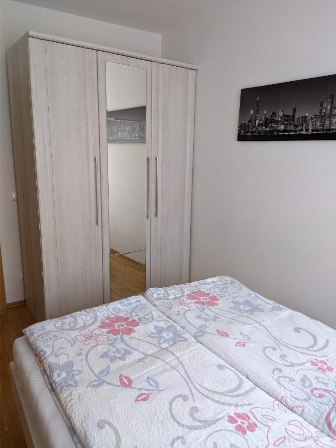 Apartments Ivana With The Pool روفينجسكو سيلو المظهر الخارجي الصورة