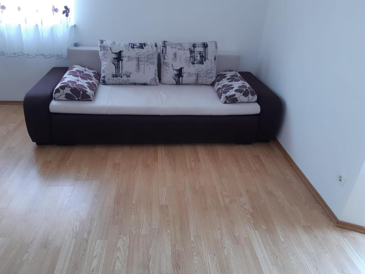 Apartments Ivana With The Pool روفينجسكو سيلو المظهر الخارجي الصورة
