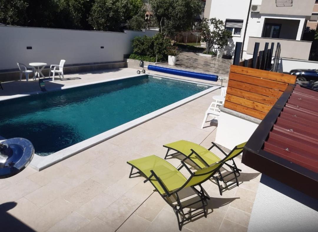 Apartments Ivana With The Pool روفينجسكو سيلو المظهر الخارجي الصورة