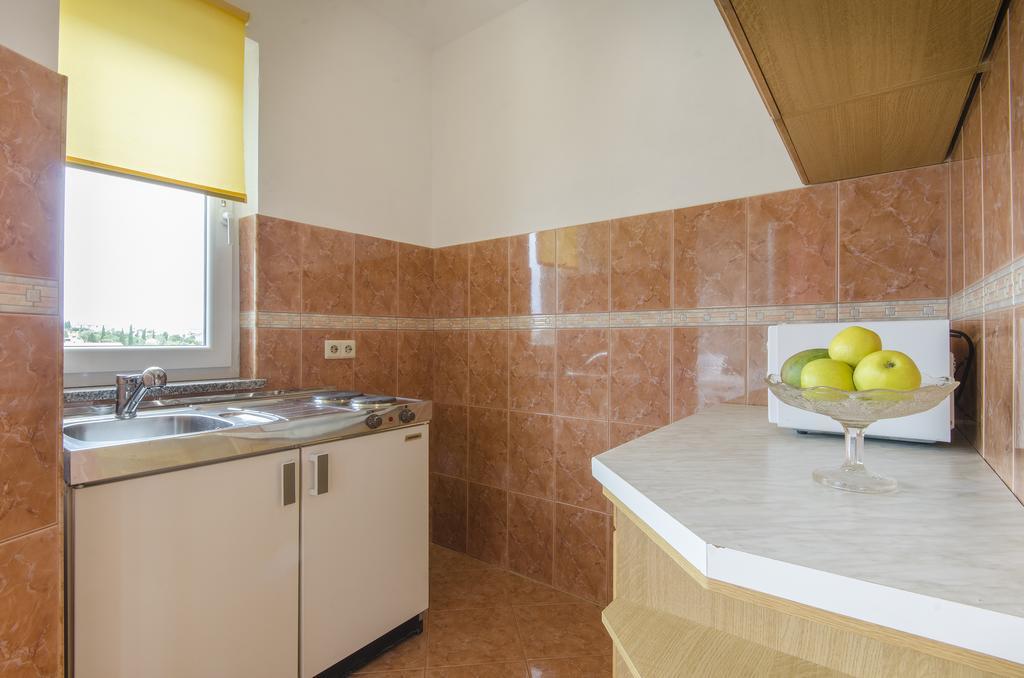 Apartments Ivana With The Pool روفينجسكو سيلو المظهر الخارجي الصورة